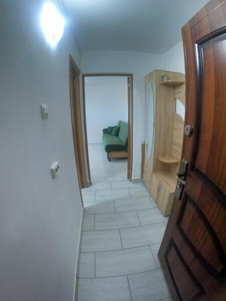 Garsoniera de inchiriat, complet mobilata si utilata, zona excelenta.
